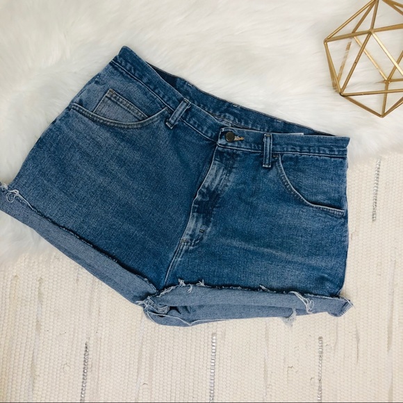 Vintage wrangler high waisted distressed shorts - Picture 5 of 5